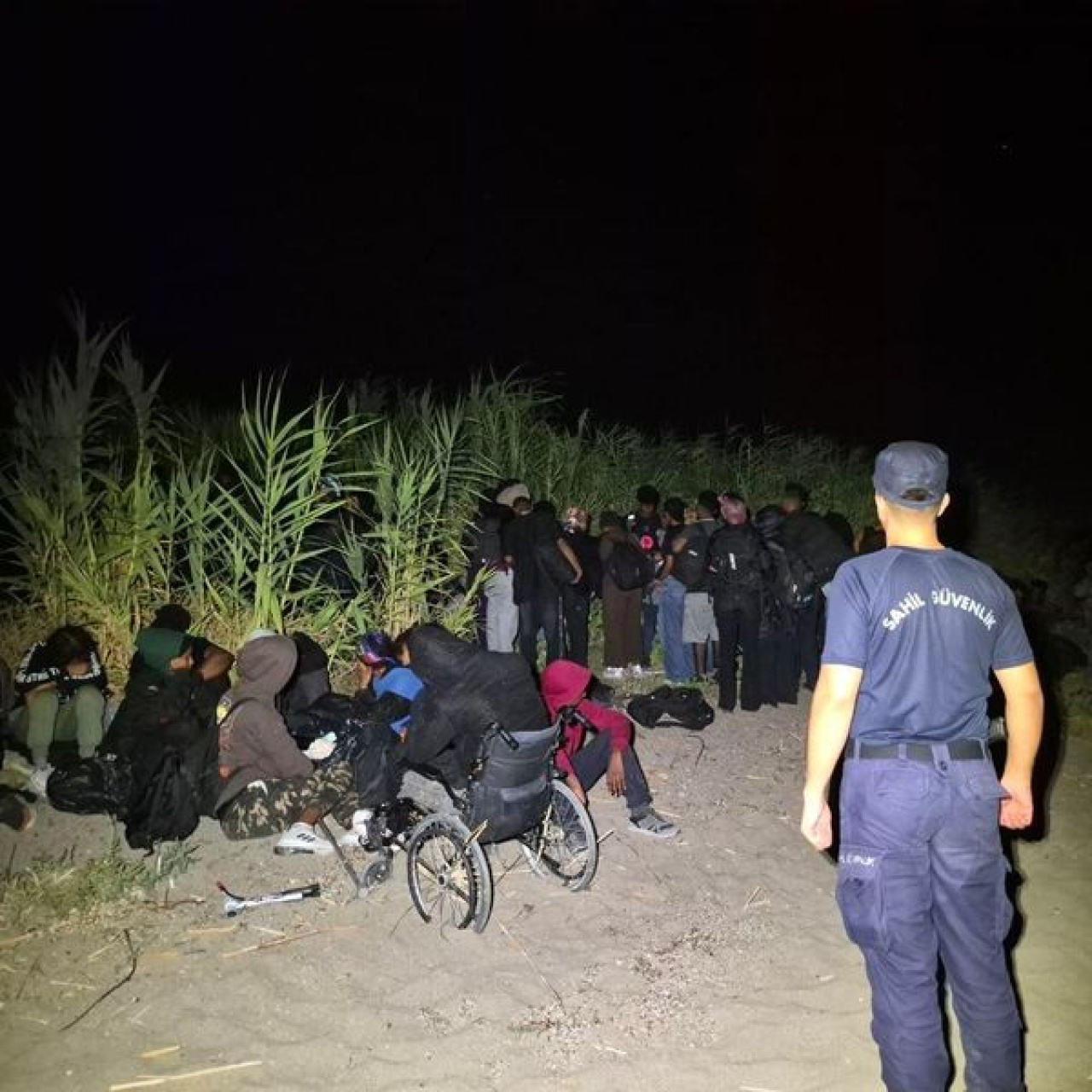 İzmir'de 62 düzensiz göçmen yakalandı: 1 gözaltı