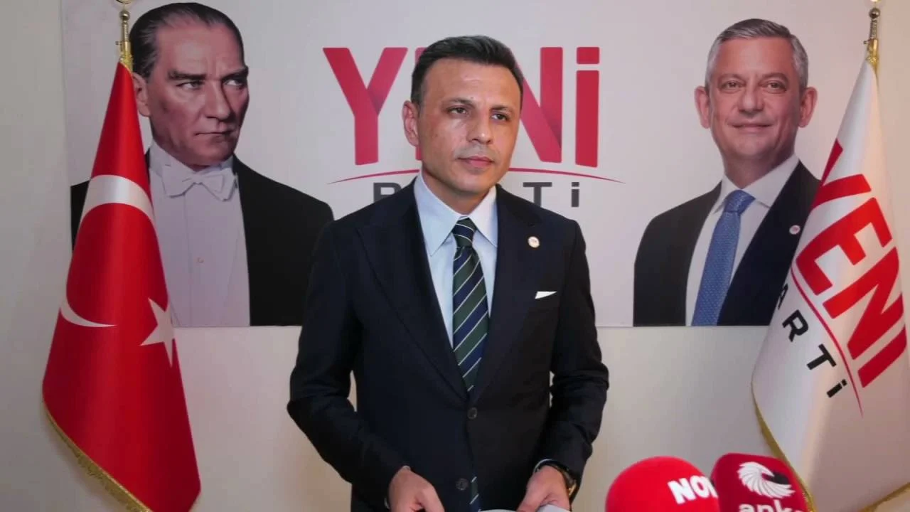 Özgür Çelik'ten Kent Uzlaşısı Davası açıklaması:  Siyasetin kriminalize edilmesine dayanan adaletsiz düzeni mutlaka değiştireceğiz