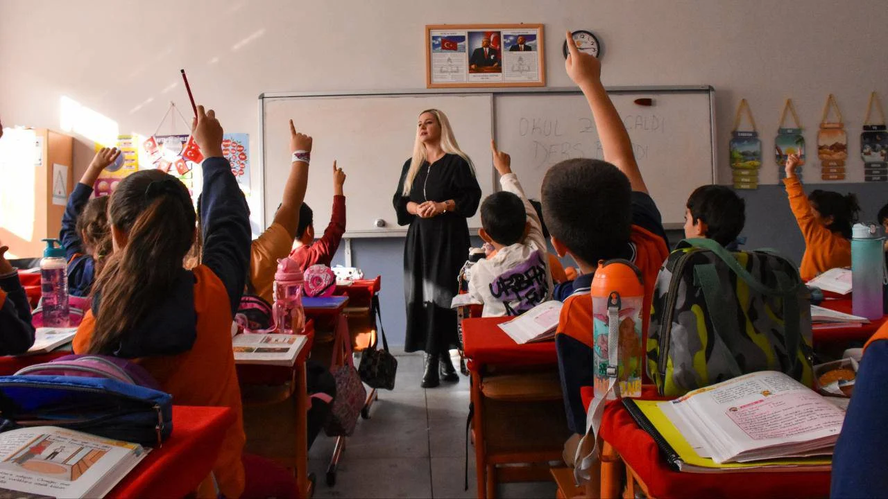 Öğretmenleri ilgilendiriyor: İdare Mahkemesi'nden ek ders ödemesi için emsal karar
