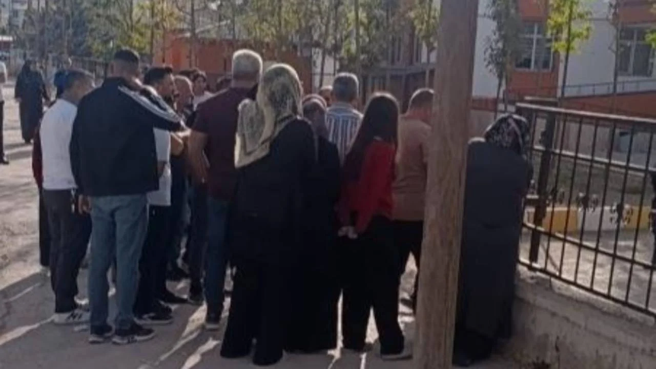 Van’da silahlı öğrenci alarmı: Okula tüfekle gitti