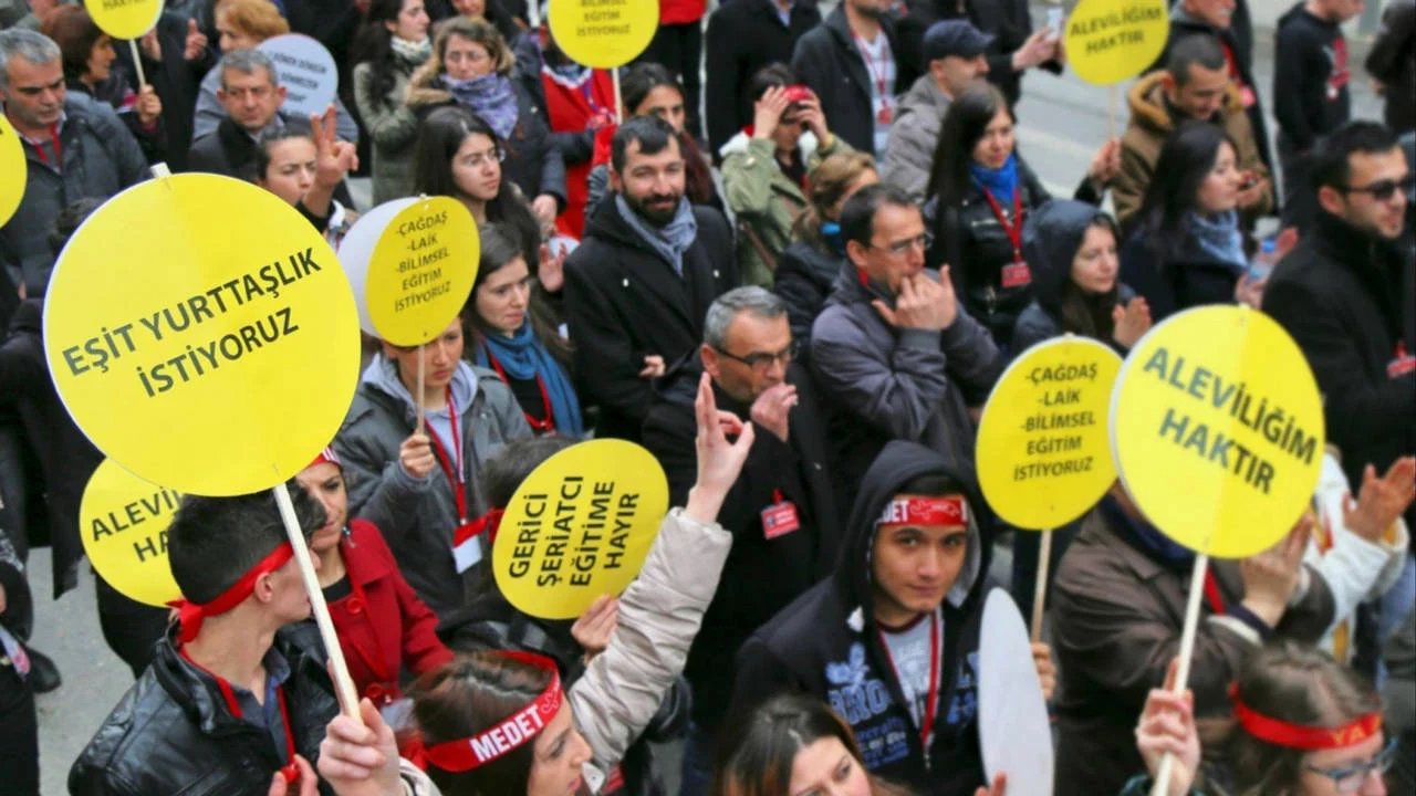 Öcalan'ın "Yavuz Sultan Selim - İdris-i Bitlisi ittifakı" benzetmesine tepki: 53 isimden Alevi Aydınlar Bildirgesi