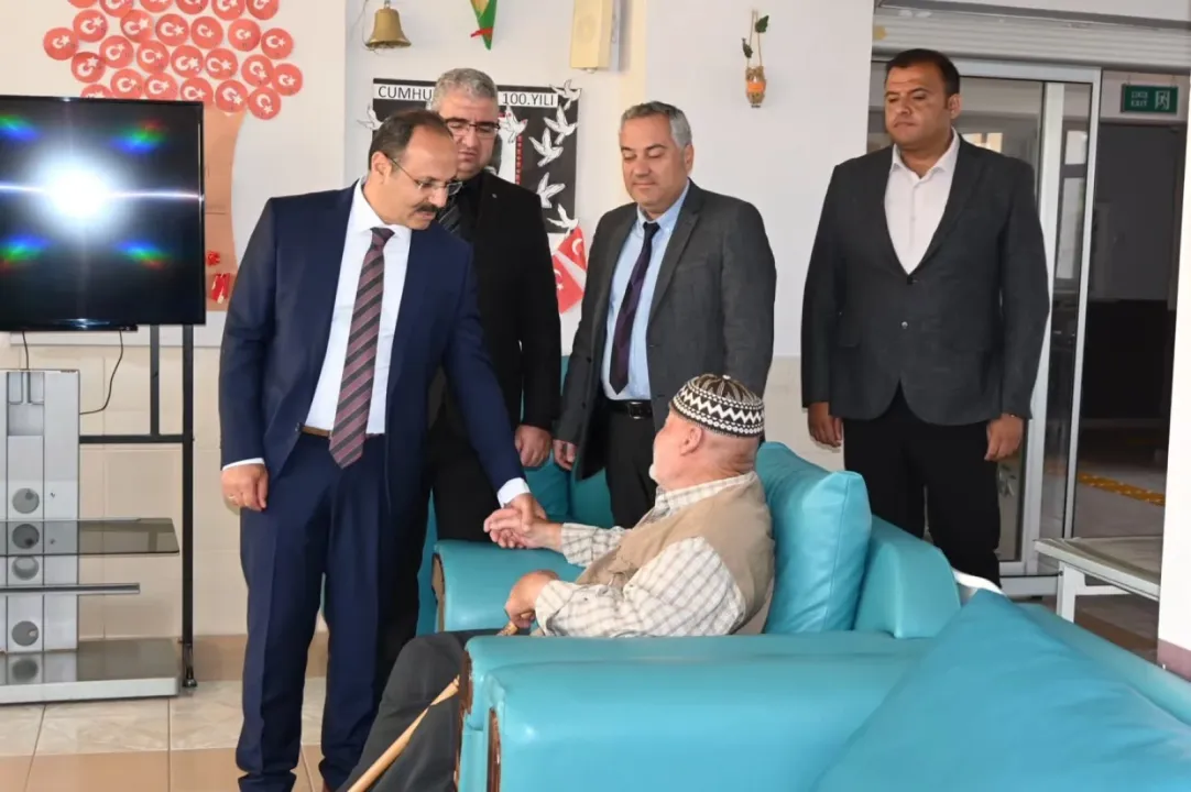 Karaman Aile ve Sosyal Hizmetler Müdürü Ulaş'tan Huzurevi Ziyareti