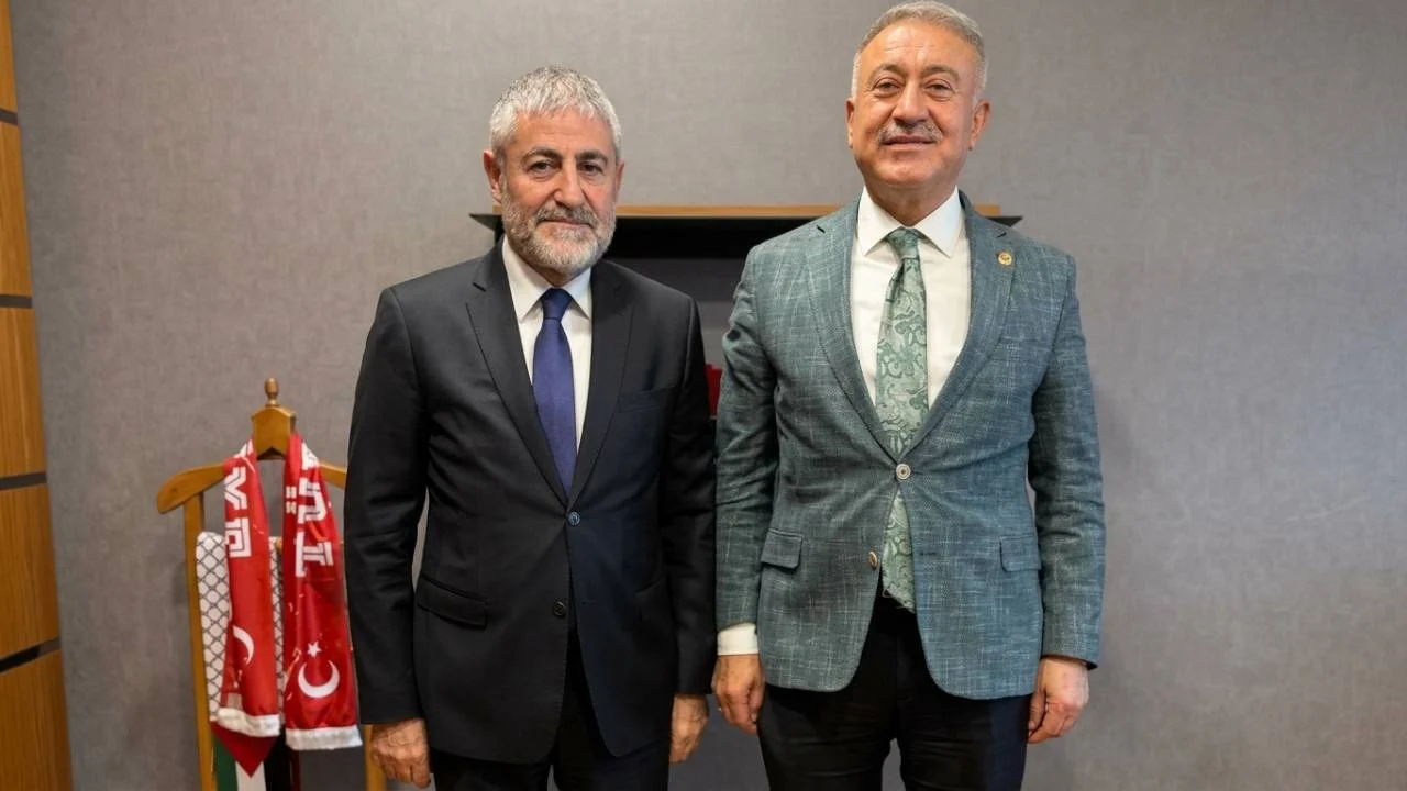 AKP’li eski bakan Nebati ile eski milletvekili arasında “teşkilat” atışması