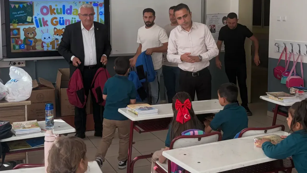 Göktepe’de Minik Öğrencilere İlk Gün Sürprizi