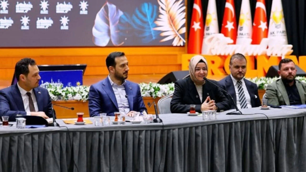 Tera Portföy Yönetim Kurulu Başkanı Erdin Özel AKP’nin kampına katılmış