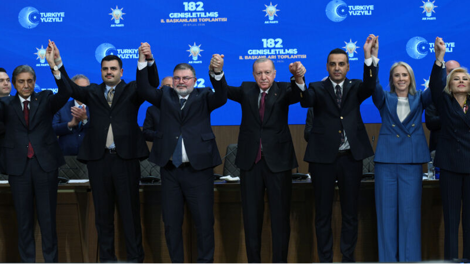 9 belediye başkanı AK Parti'ye katıldı