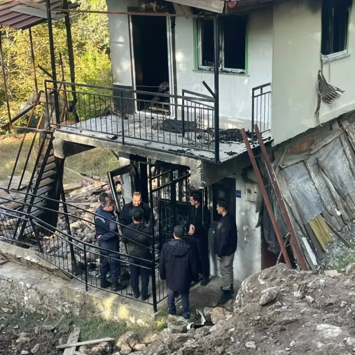 Kaymakam Katran Dumlugöze Köyünde Yangın Alanını İnceledi