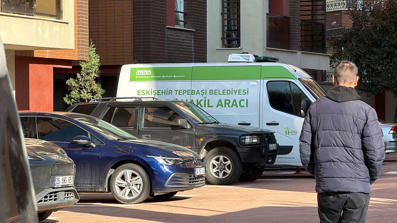 Eskişehir'de öğretmenevi müdür yardımcısı evinde ölü bulundu
