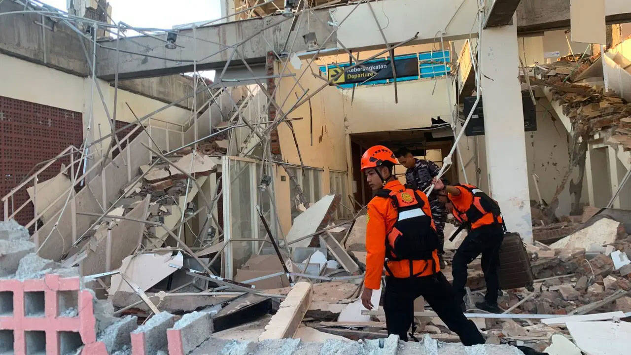Endonezya'daki depremde ölenlerin sayısı 51'e yükseldi