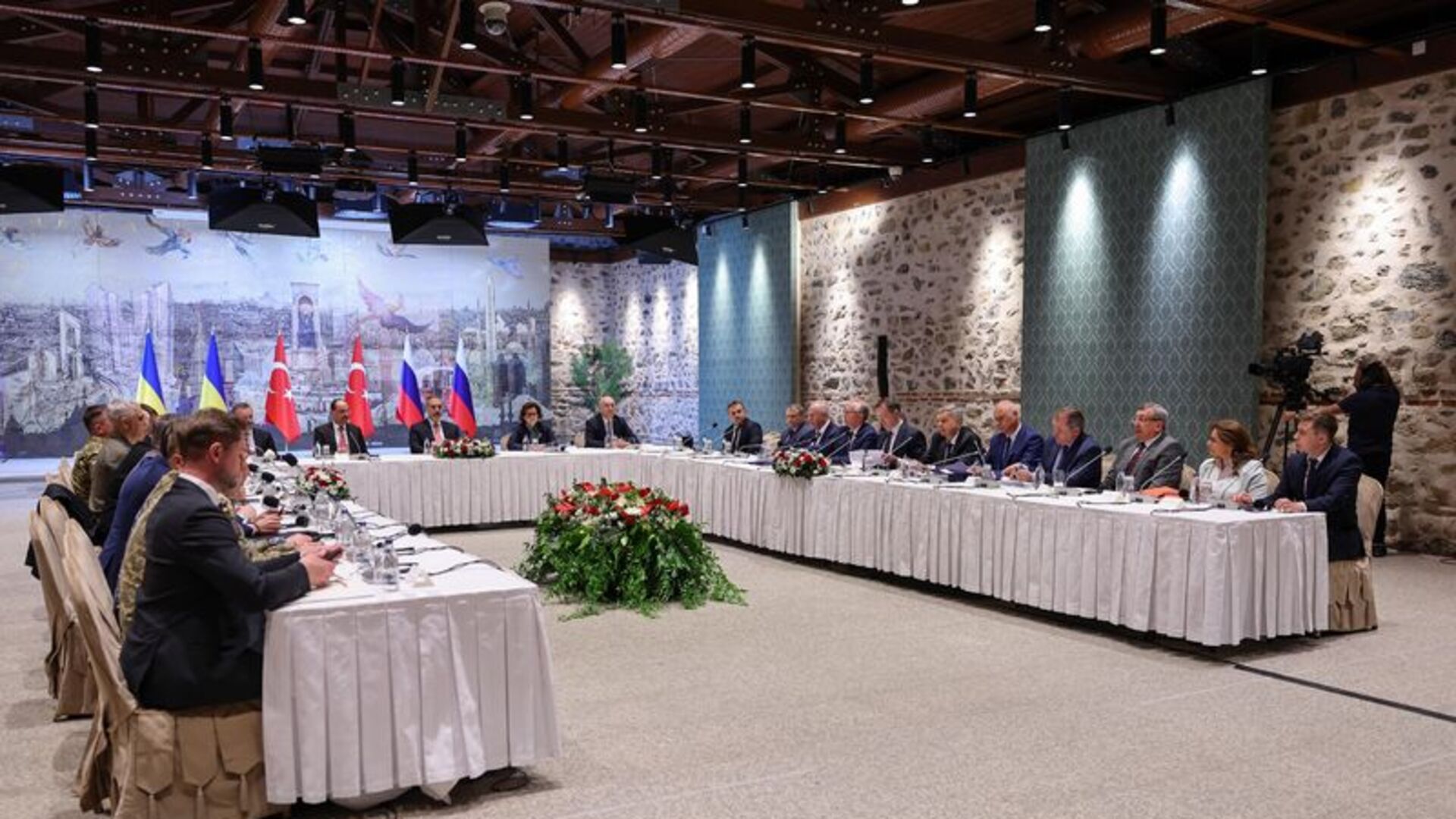 İstanbul'daki barış görüşmesinin ardından açıklamalar