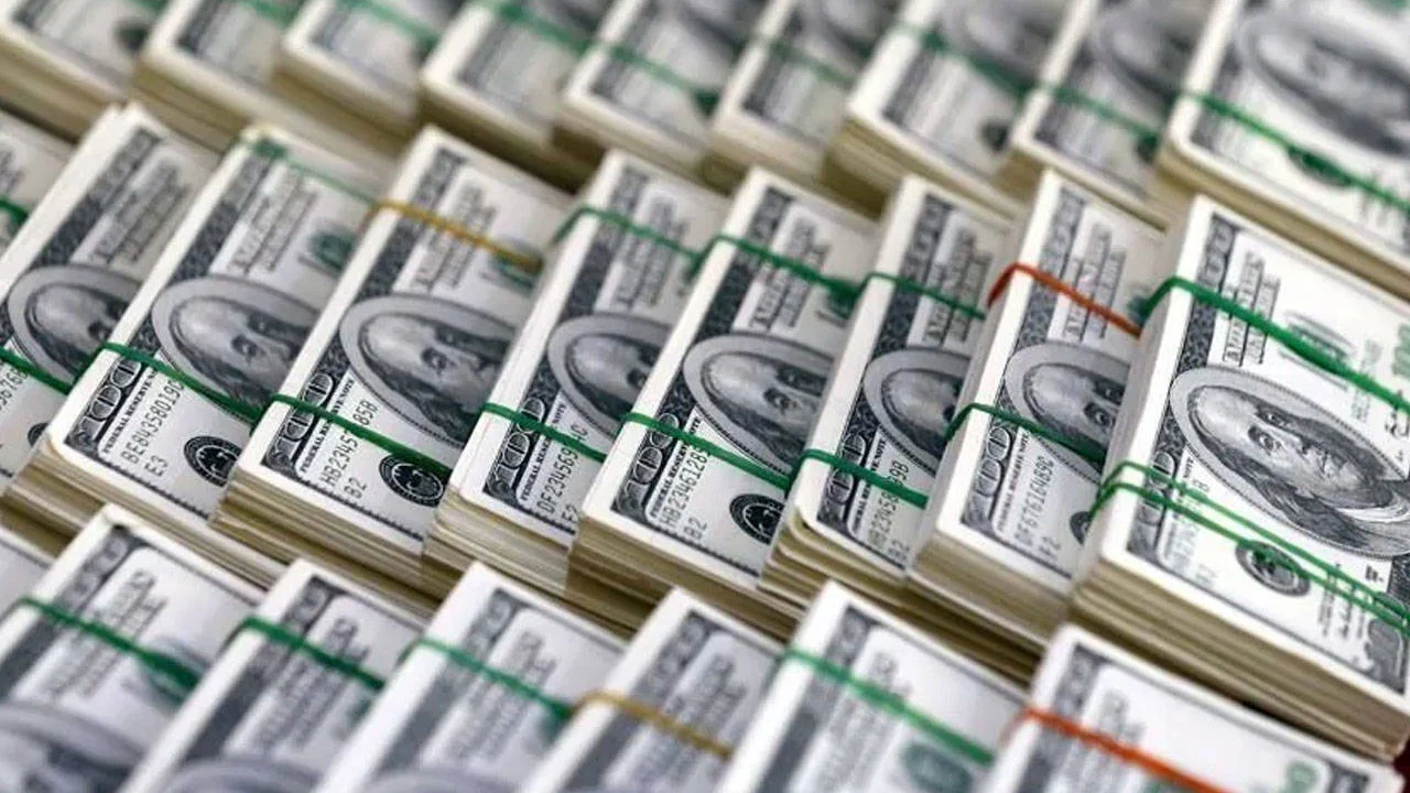 Cari denge ağustosta 4 milyar dolar fazla verdi