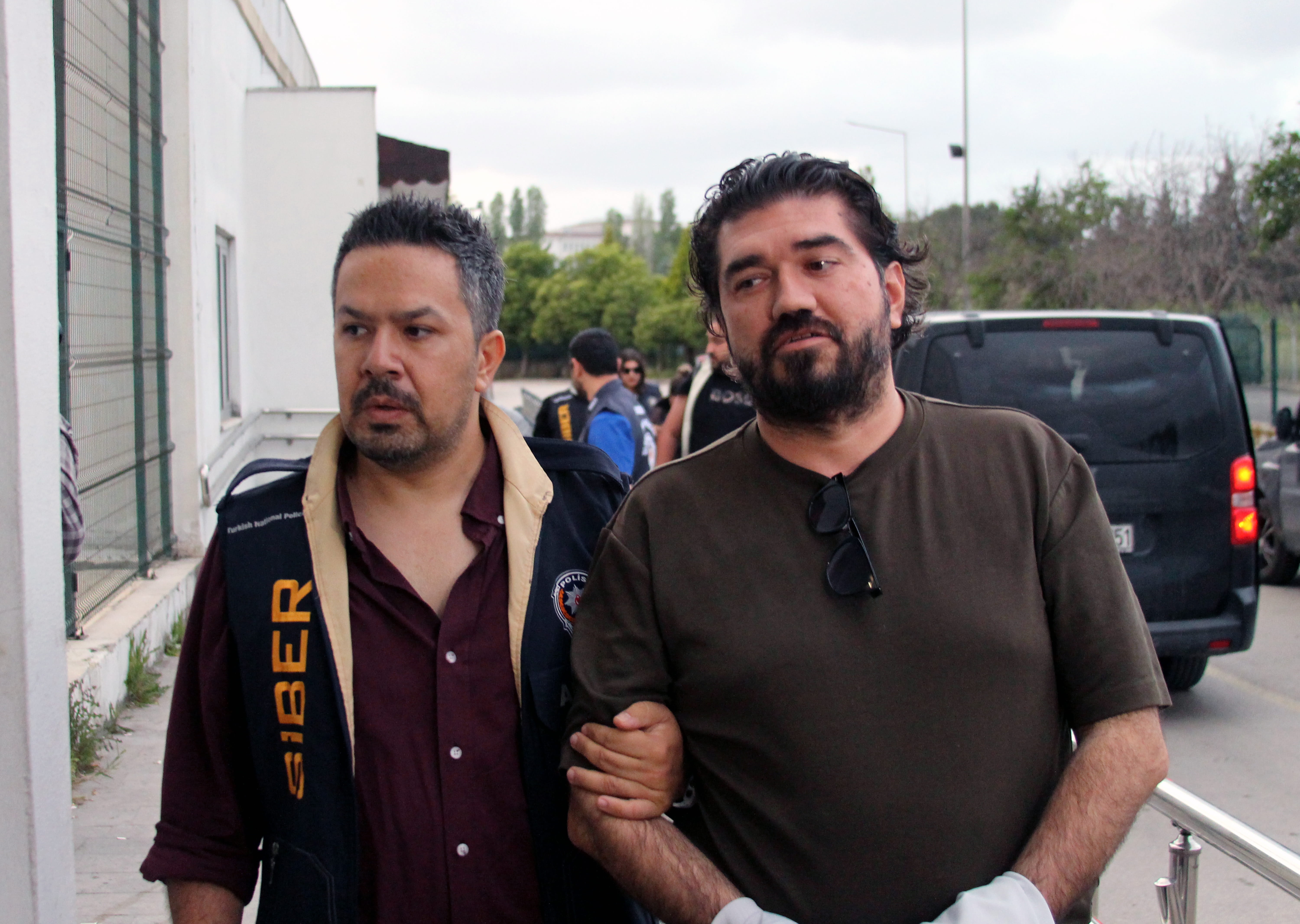 Gazeteci Rasim Ozan Kütahyalı tahliye edildi