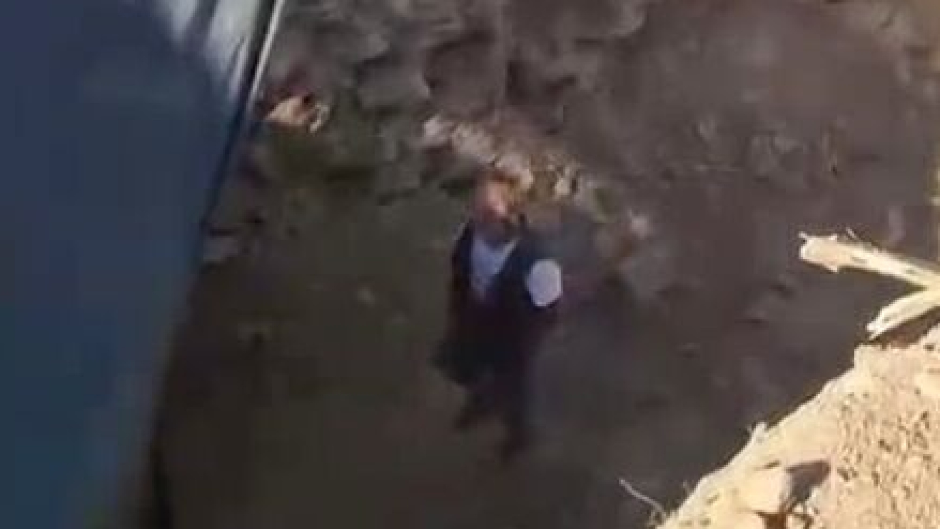 Çilek bahçesinde kaçak kazıya suçüstü: 6 gözaltı