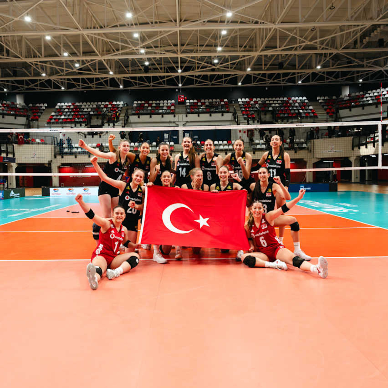 U17 Milliler, Dünya Şampiyonası'nda yarı finalde!