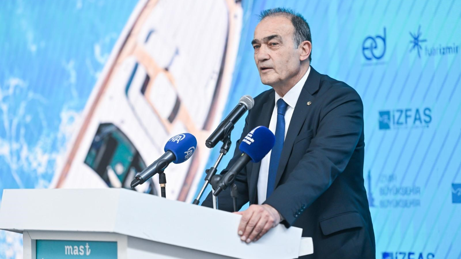 İzmir Belediye Başkanvekili, istifa etti