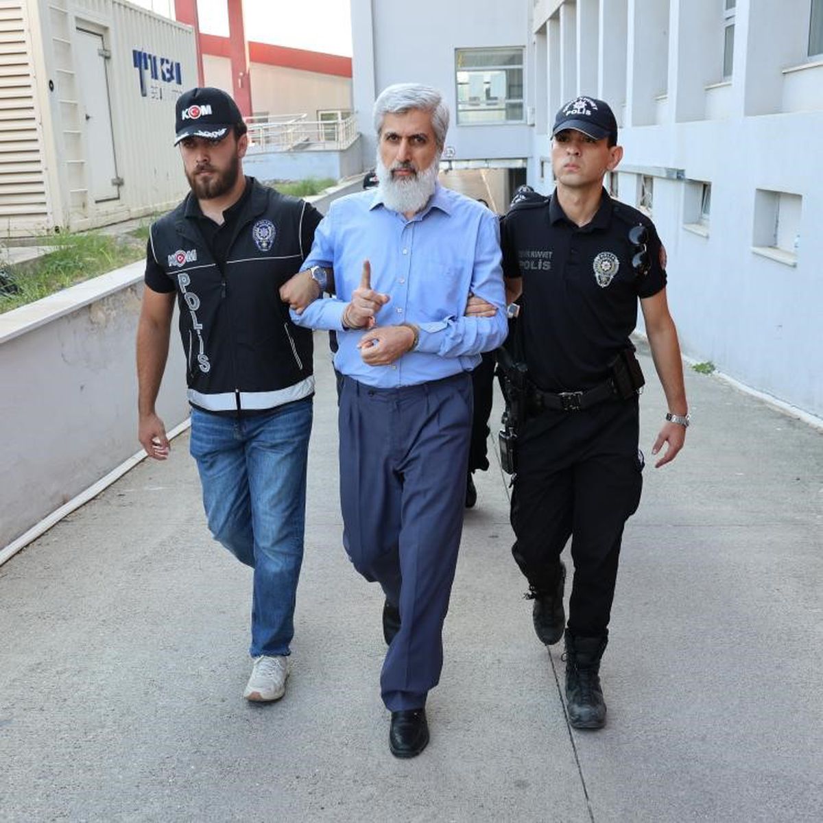 Alparslan Kuytul’un, rızası olmadan evlenen damadı evinde darp ettirdiği iddia edildi