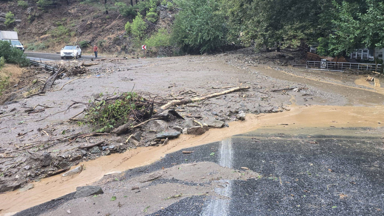 Heyelan nedeniyle kapanmıştı: Anamur-Gazipaşa kara yolu trafiğe açıldı