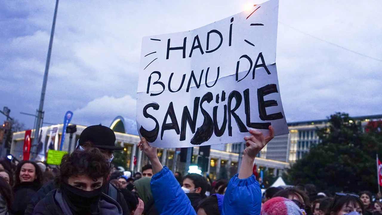 Sansür çemberi genişliyor: Bu abluka dağıtılmalı