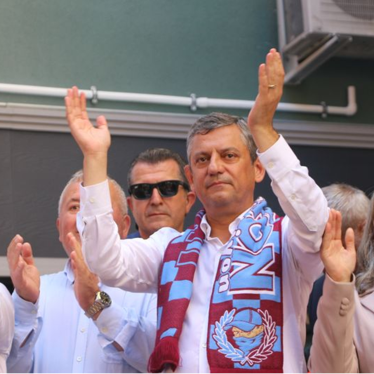 "YENİ Parti muhalefet olmaktan bıkanların partisi"
