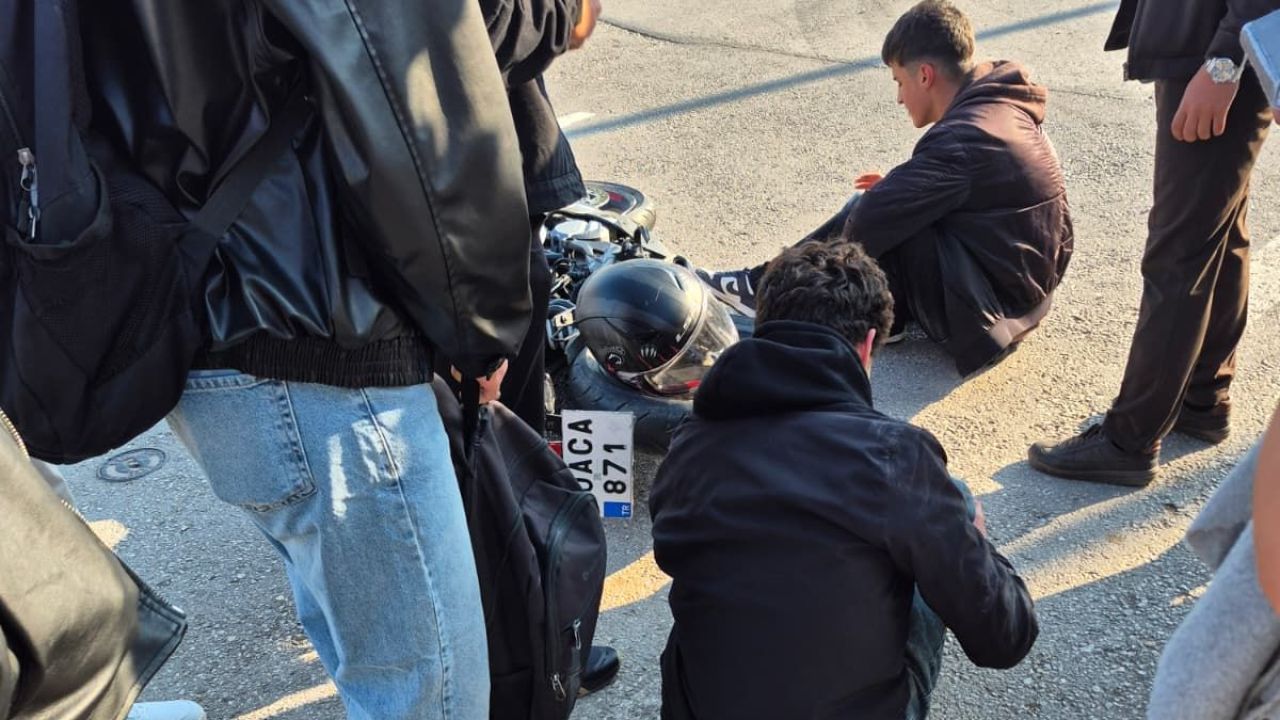 Karaman’da Motosiklet Minibüse Çarptı