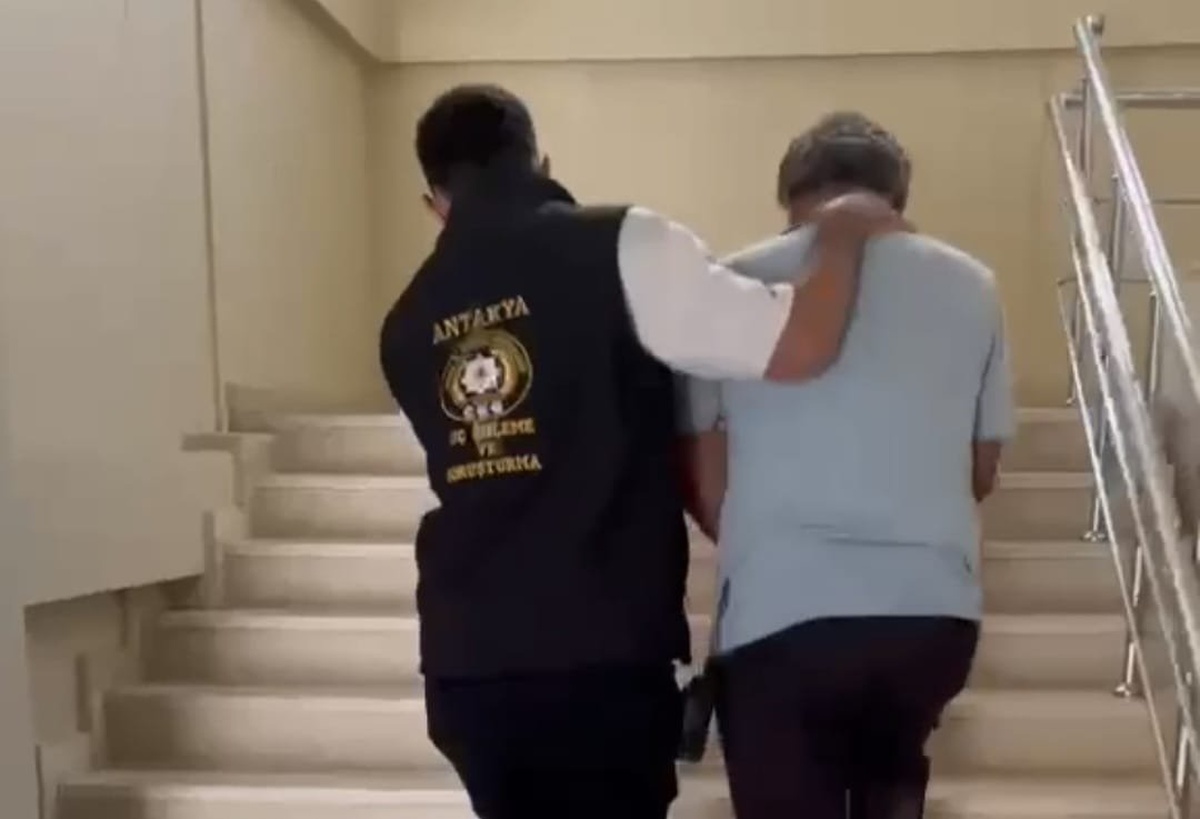 Hırsızlıktan 2 yıl 6 ay hapis cezasıyla aranan şahıs Antakya'da yakalanıp tutuklandı