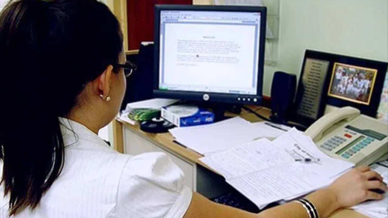 Memurlar için yeni dönem: Zorunlu eğitim geliyor