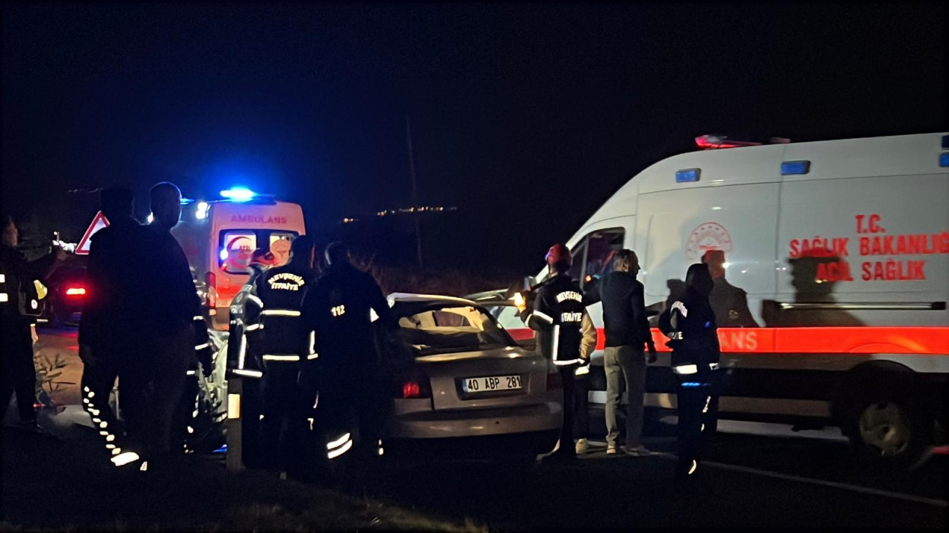 TIR'a çarpan otomobilde 2 can kaybı