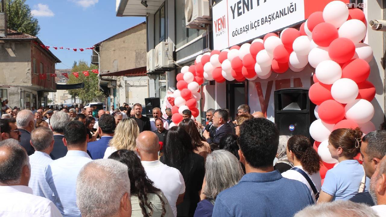 İki belediye başkanı daha YENİ Parti'ye katıldı
