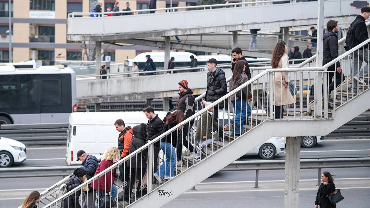 İşsizliğin gölgesinde milyonlar: Gerçek tablo ağırlaşıyor