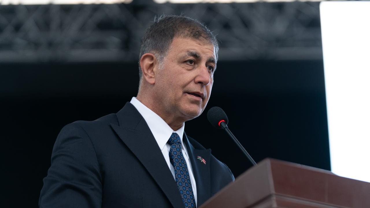 AKP’ye geçeceği konuşuluyordu: Cemil Tugay kararını açıkladı