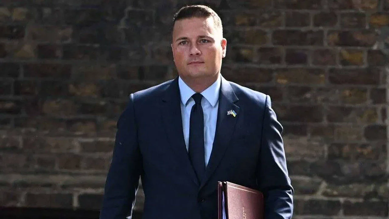 İngiltere Savunma Bakanı Wes Streeting:  İngiltere'nin savaşa hazırlanmak için 1000 günden biraz fazla zamanı var