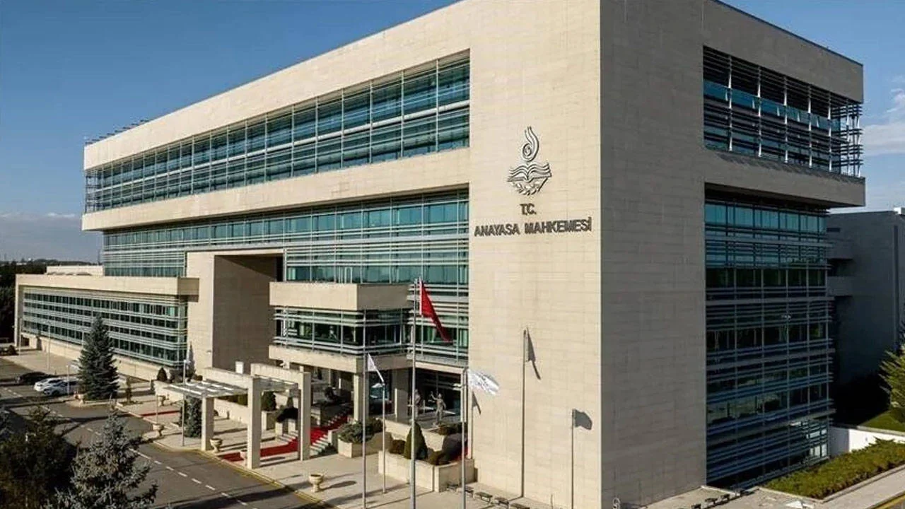 Maaşı eksik ödenen memurları ilgilendiriyor: AYM'den ihlal kararı