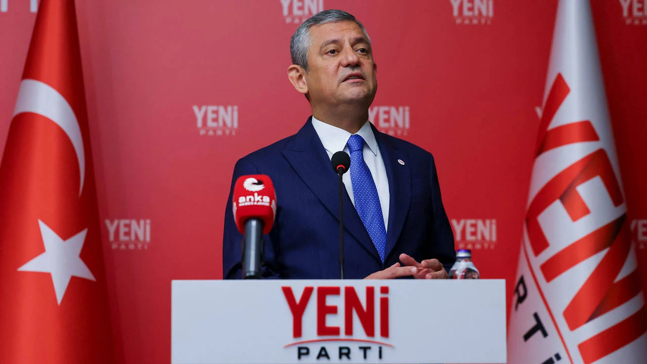 Özgür Özel, Parti Meclisi'ni toplantıya çağırdı: Kurultay tarihi belirlenecek