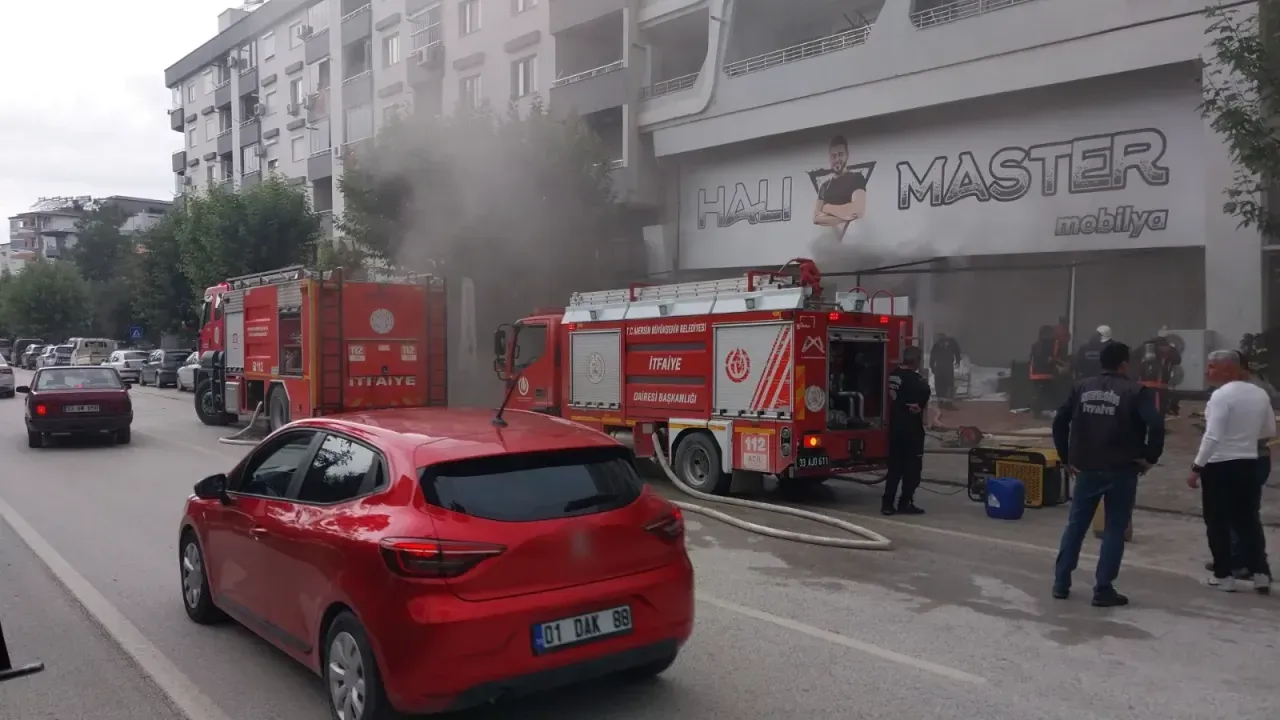 Mut’ta Halı Ve Mobilya Mağazasında Yangın