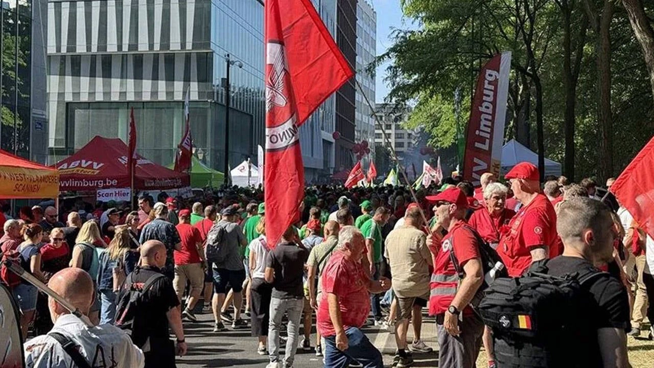 Tasarruf politikalarına tepki: Belçika’da kamu çalışanları greve gitti