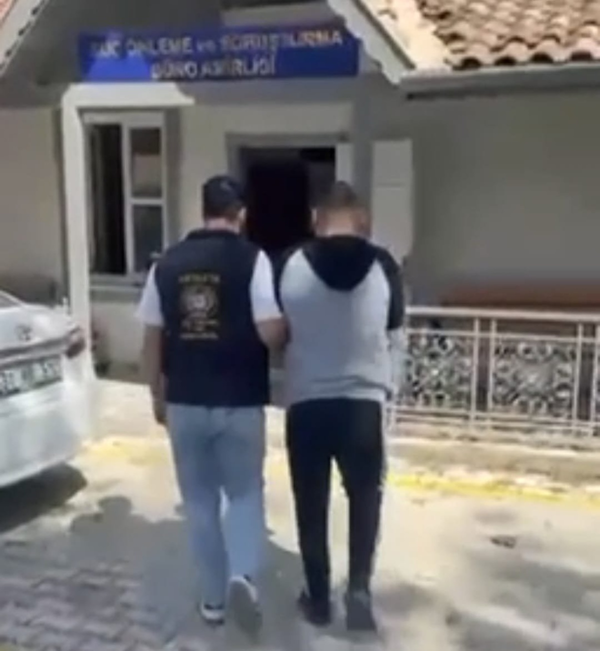 Antakya'da dolandırıcılıktan aranan şahıs 2 yıl 6 ay hapis cezasıyla tutuklandı