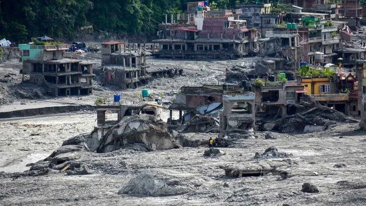 Nepal’de sel bilançosu ağırlaşıyor: Hayatını kaybedenlerin sayısı 1114'e çıktı