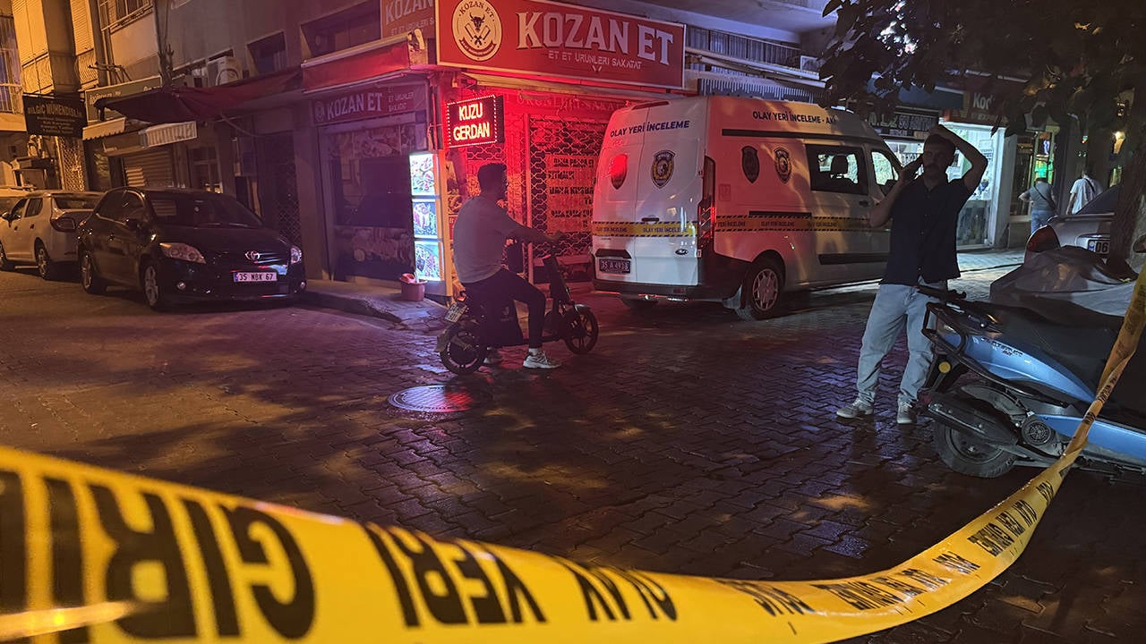 İzmir'de iki grup arasındaki silahlı kavgada 5 kişi yaralandı