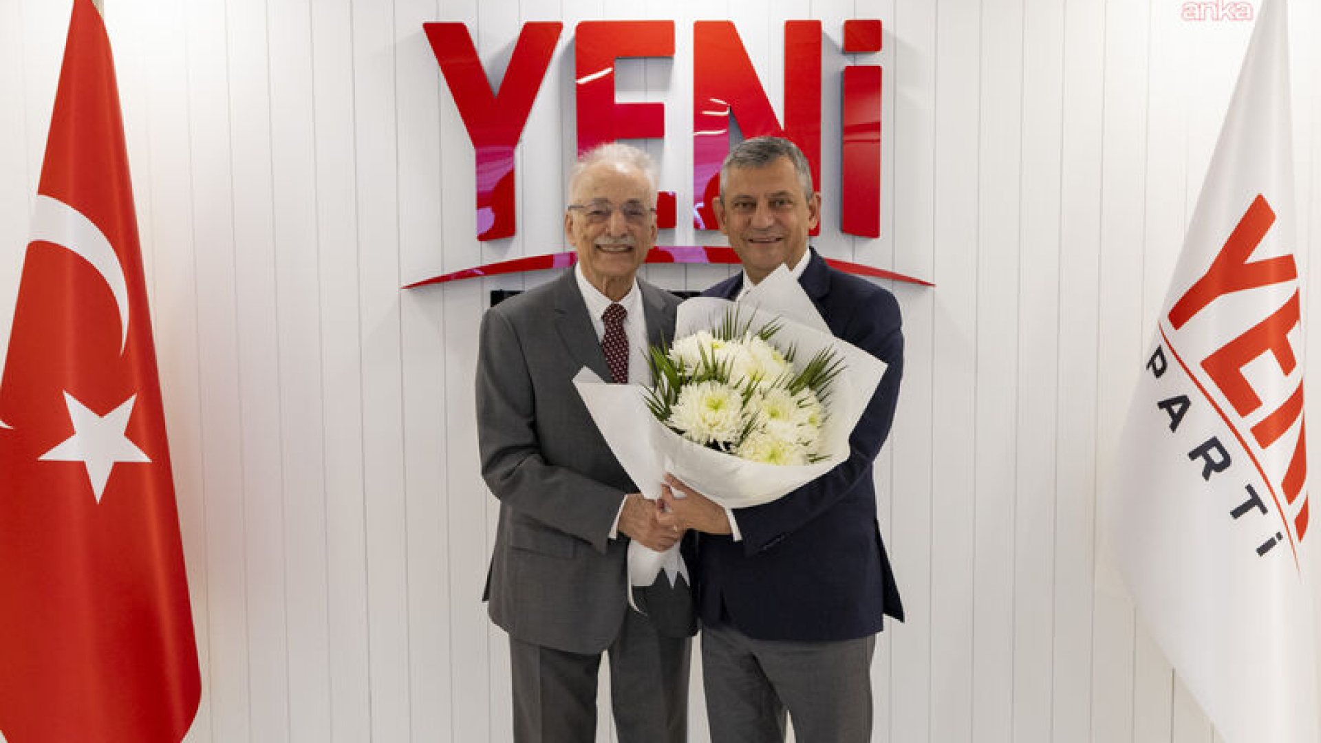 Murat Karayalçın YENİ Parti’ye üye oldu