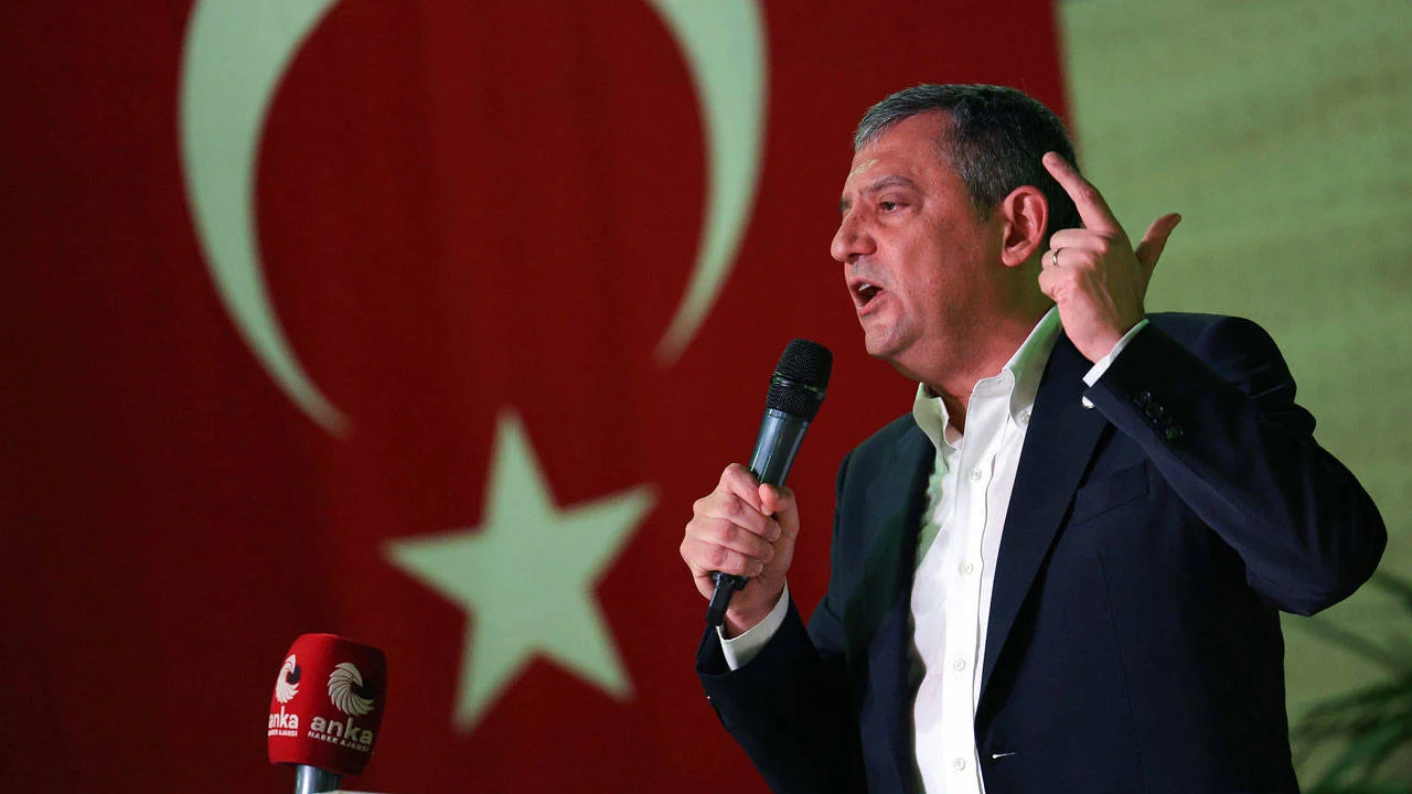 Özgür Özel'den 'fon skandalı' açıklaması: Birilerini kurtarmaya çalışan var