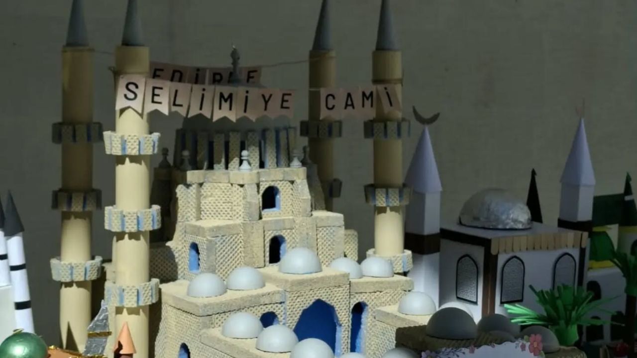 Karaman’da Cami Maketleri Sergilendi