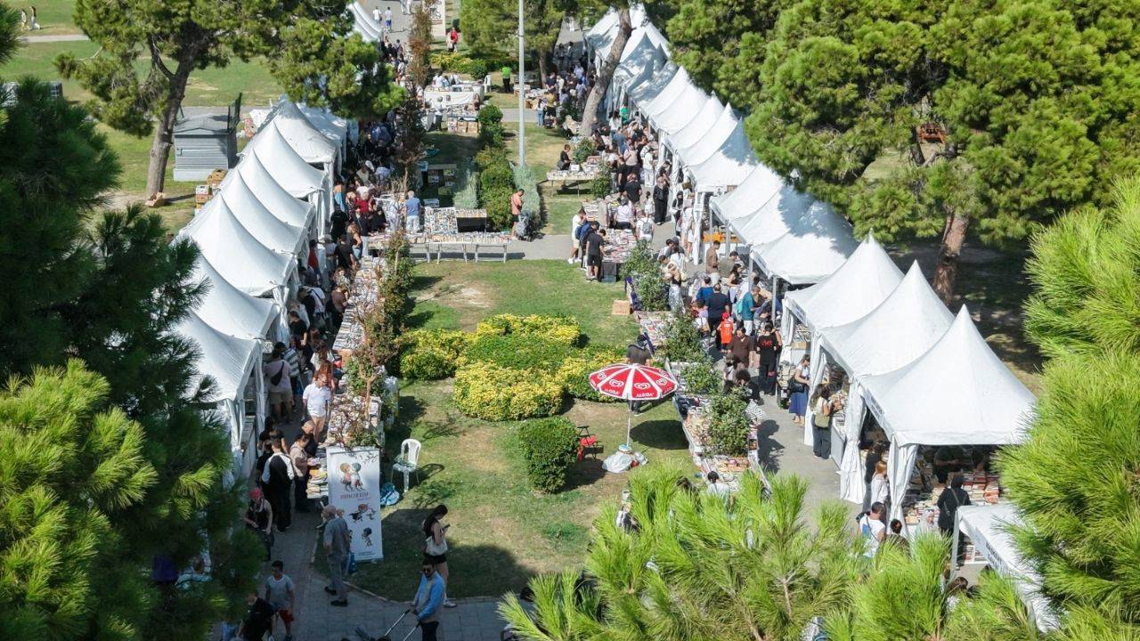 İzmirliler İZKİTAP’a yoğun ilgi gösterdi