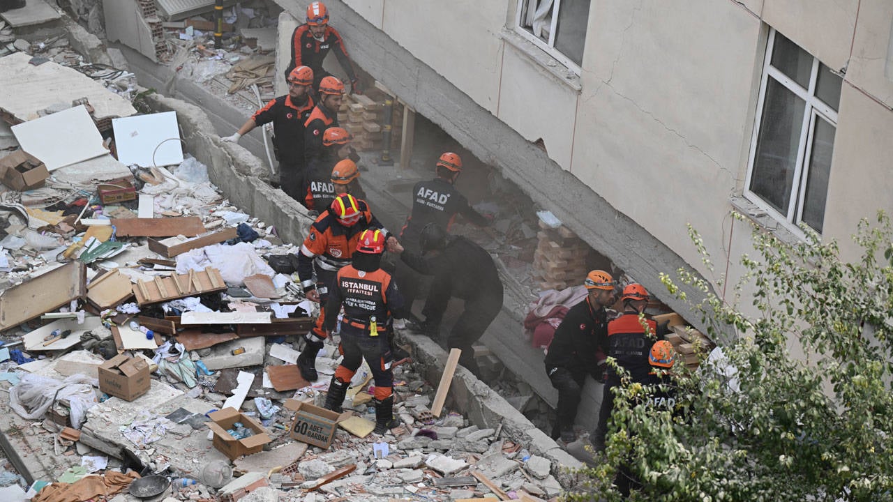 İstanbul Valisi Gül'den Maltepe'de çökme yaşanan bina hakkında açıklama