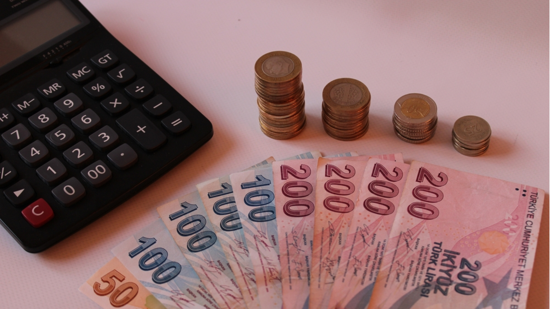 İşveren eşit zam yapmak zorunda mı?