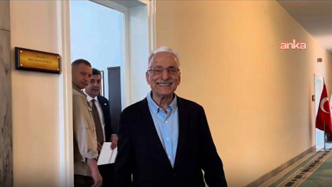 Murat Karayalçın, Özgür Özel’i Meclis’te ziyaret etti
