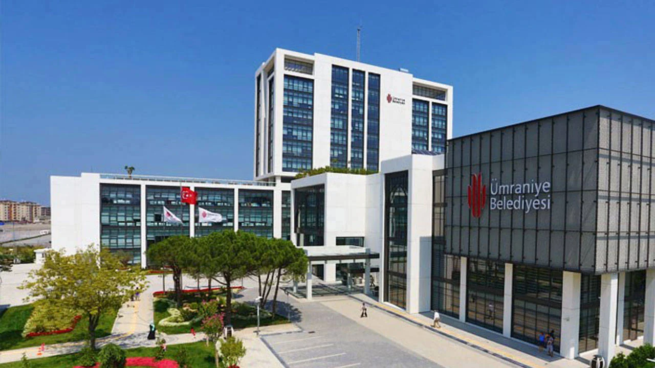 Borçlu belediye keseyi açtı