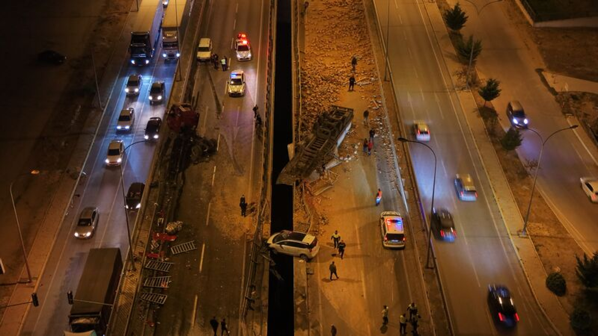 Afyonkarahisar'da 4 araçlık feci kaza! 1 ölü, 7 yaralı