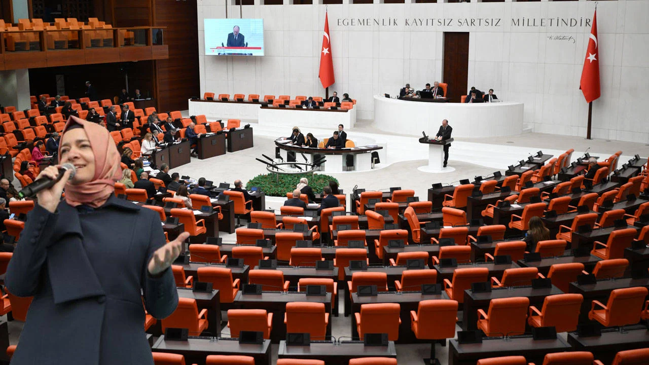 Fatma Betül Sayan Kaya rekor kırmıştı: Meclis’e kanun teklifi verildi