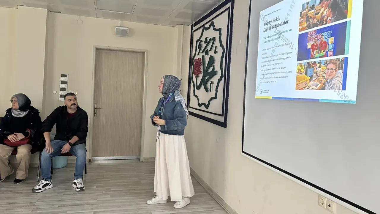 Karaman Mesleki ve Teknik Anadolu Lisesi Öğrencileri Gençlik Merkezini Ziyaret Etti
