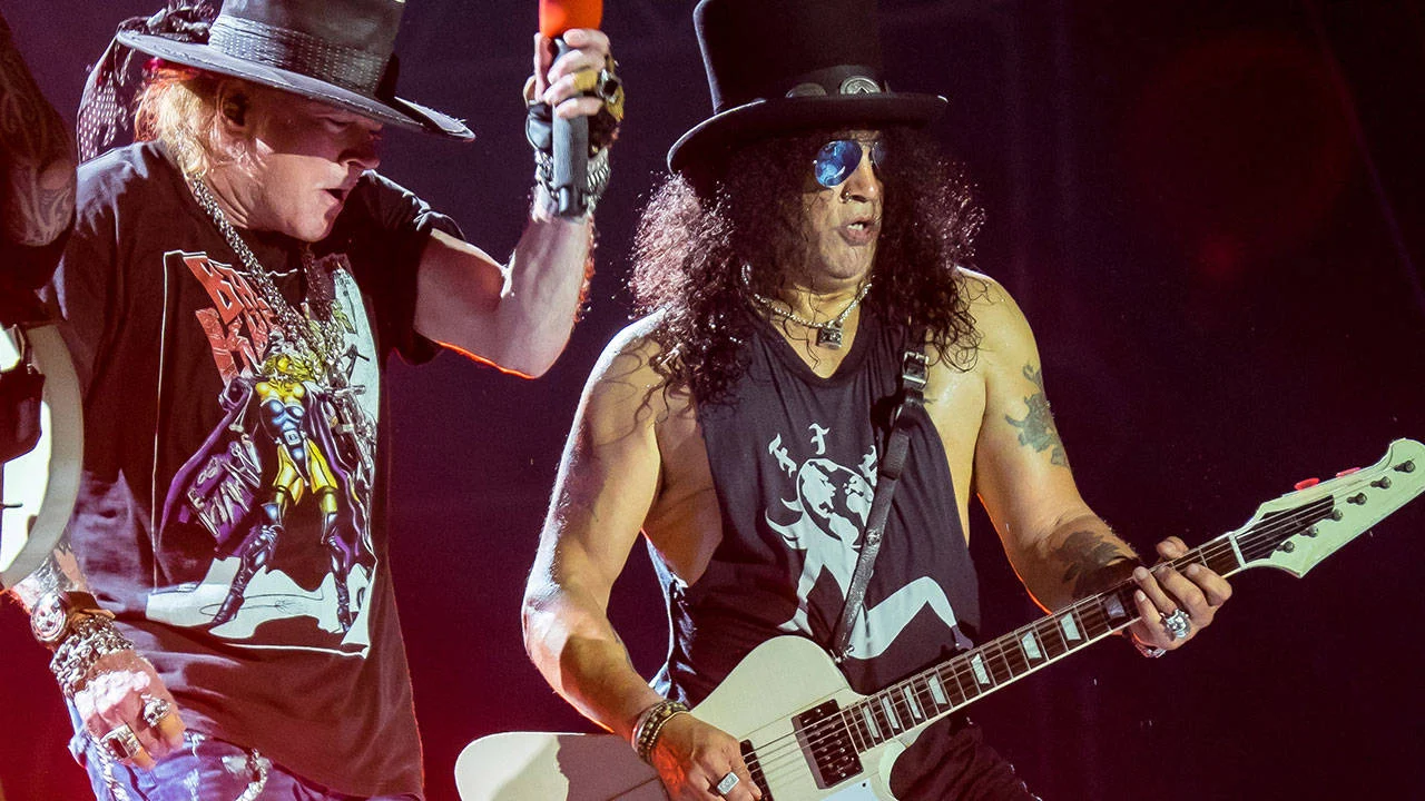Tarih belli oldu: Slash 14 yıl sonra İstanbul'da konser verecek